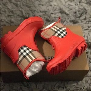 Burberry rain boot